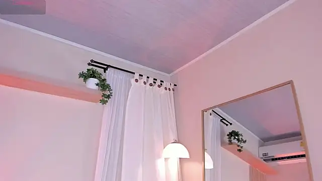 mara brooks online show from March 26, 6:02 pm