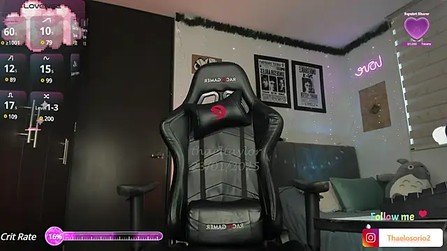 Snapshot of _thaeltaylor chatting on January 24, 5:11 pm thaeltaylor online show from January 24, 5:11 pm