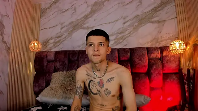 kendalltaylorr online show from April 12, 3:11 am