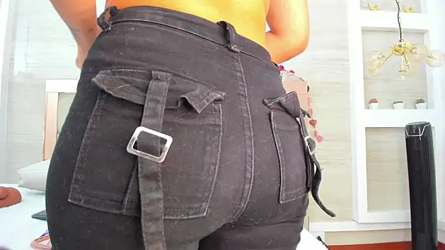 Dalia-Prada online show from February 19, 4:41 am