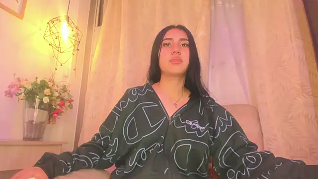 Chanttall  online show from December 16, 9:03 am