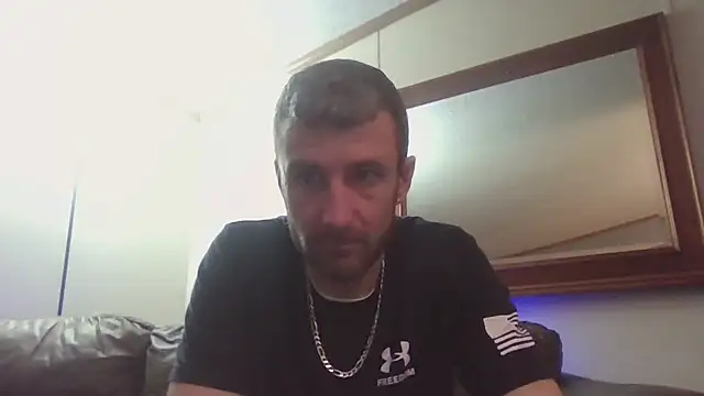 Snapshot of HungStud4You chatting on January 7, 4:50 am HungStud4You online show from January 7, 4:50 am