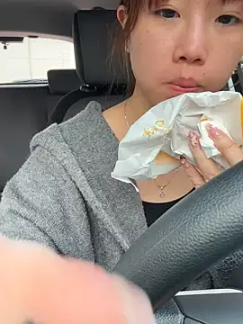 Snapshot of linko12334 chatting on February 14, 1:45 am linko12334 online show from February 14, 1:45 am