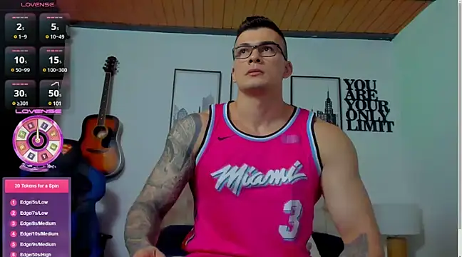 seancarreraa online show from December 13, 8:04 pm