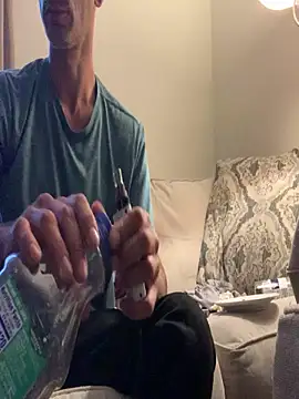 Snapshot of hailzeffn chatting on September 13, 11:59 pm hailzeffn online show from September 13, 11:59 pm