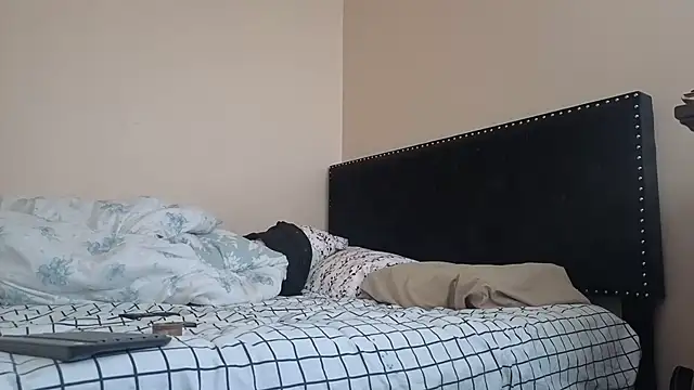 Snapshot of hailzeffn chatting on October 1, 4:02 pm hailzeffn online show from October 1, 4:02 pm