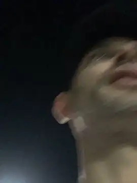 Snapshot of hailzeffn chatting on October 5, 5:28 am hailzeffn online show from October 5, 5:28 am