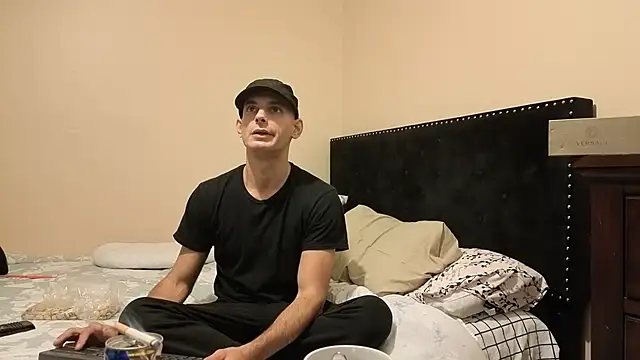 Snapshot of hailzeffn chatting on October 18, 3:31 am hailzeffn online show from October 18, 3:31 am