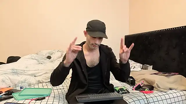 Snapshot of hailzeffn chatting on October 29, 1:46 pm hailzeffn online show from October 29, 1:46 pm