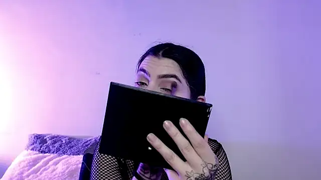 sophy rock online show from November 12, 5:13 pm