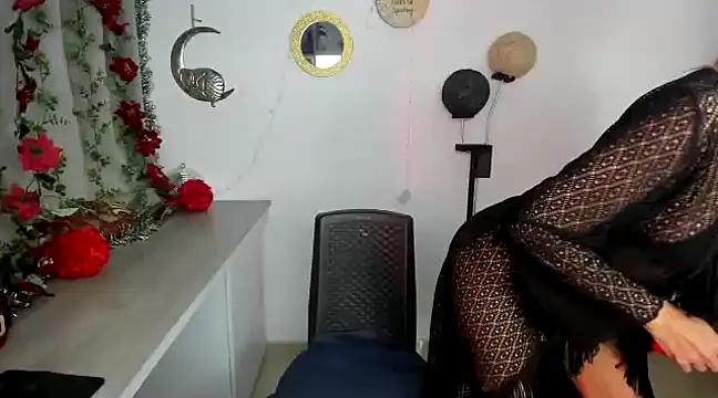 Snapshot of _cristal_ayala chatting on January 3, 12:22 am cristal ayala online show from January 3, 12:22 am