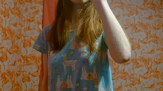 Snapshot of strawberrysmoothie chatting on December 7, 3:36 am strawberrysmoothie online show from December 7, 3:36 am