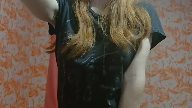 Snapshot of strawberrysmoothie chatting on February 9, 2:06 am strawberrysmoothie online show from February 9, 2:06 am