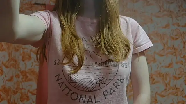 Snapshot of strawberrysmoothie chatting on February 18, 4:04 am strawberrysmoothie online show from February 18, 4:04 am