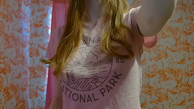 Snapshot of strawberrysmoothie chatting on March 3, 9:15 pm strawberrysmoothie online show from March 3, 9:15 pm