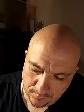 Snapshot of Spunonymous chatting on December 1, 3:11 am Spunonymous online show from December 1, 3:11 am