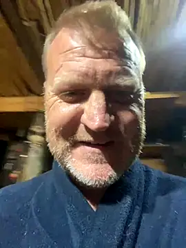 Snapshot of sexycouple109 chatting on October 28, 7:38 pm sexycouple109 online show from October 28, 7:38 pm