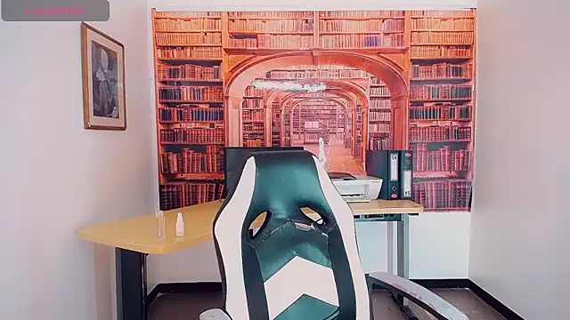 khiara moretti online show from February 3, 7:31 pm