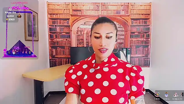 khiara moretti online show from February 7, 1:36 am