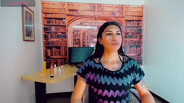 khiara moretti online show from February 26, 7:38 pm