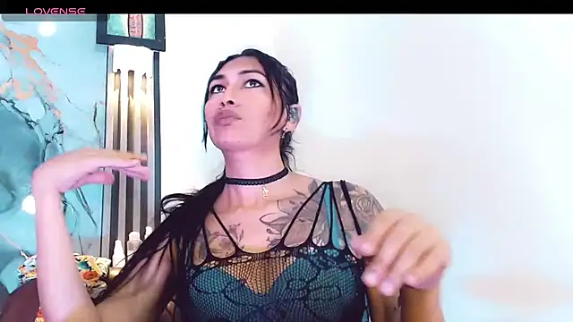 khiara moretti online show from December 3, 11:19 am