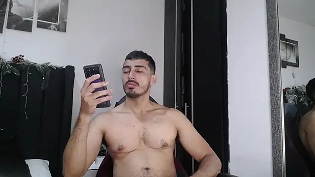 Snapshot of muscle_ares chatting on December 16, 10:40 am muscle ares online show from December 16, 10:40 am