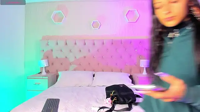 Snapshot of Agathaargent_ chatting on November 3, 4:14 am Agathaargent online show from November 3, 4:14 am