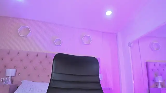 Snapshot of Agathaargent_ chatting on November 12, 4:35 am Agathaargent online show from November 12, 4:35 am