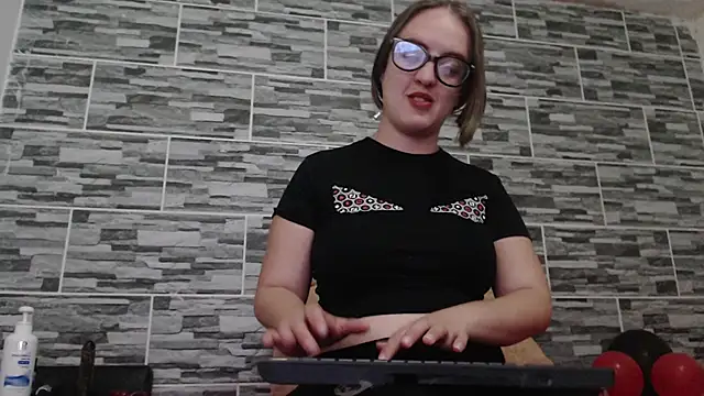 Snapshot of Venus_Santana chatting on December 5, 9:39 pm Venus Santana online show from December 5, 9:39 pm