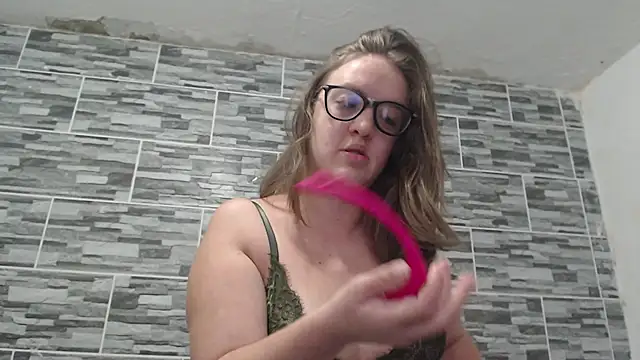 Snapshot of Venus_Santana chatting on February 28, 6:41 pm Venus Santana online show from February 28, 6:41 pm