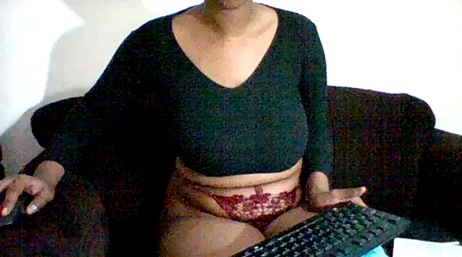 Snapshot of THUEBA17 chatting on January 12, 1:11 am THUEBA17 online show from January 12, 1:11 am