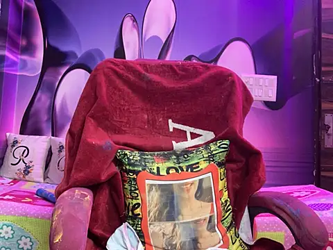 Royal girl 1 online show from March 13, 7:28 pm