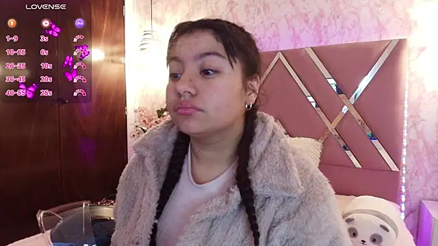 Miaa Smiith1 online show from March 5, 12:11 pm