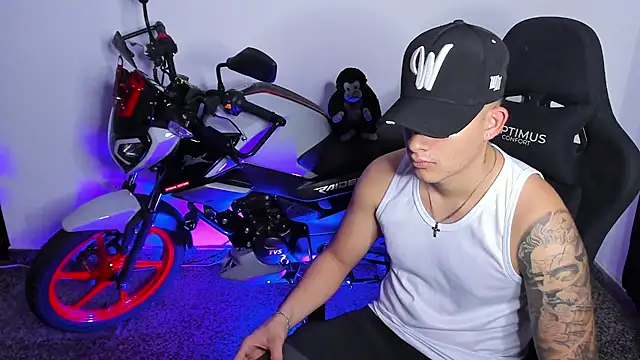 Snapshot of jacob_firexx chatting on March 6, 6:05 pm jacob firexx online show from March 6, 6:05 pm