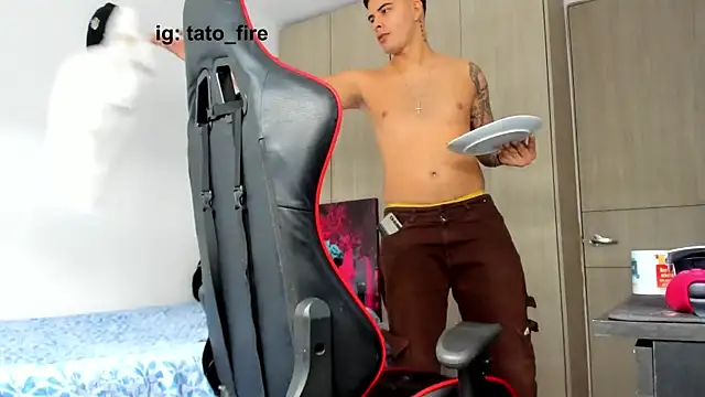 Snapshot of jacob_firexx chatting on November 14, 7:23 pm jacob firexx online show from November 14, 7:23 pm