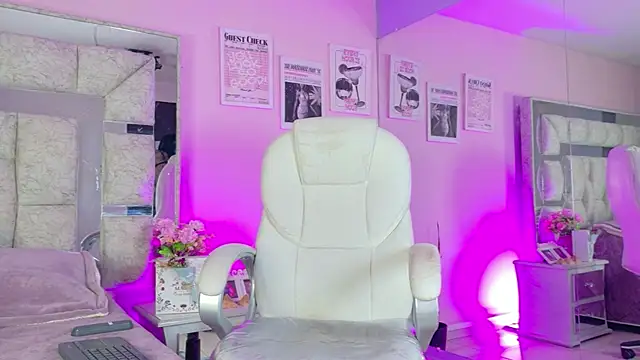 Sara Greey online show from April 16, 4:02 am