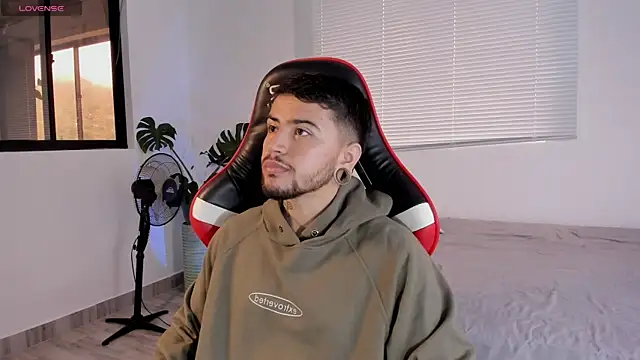 Snapshot of ftmphilip_ chatting on October 25, 12:13 pm ftmphilip online show from October 25, 12:13 pm