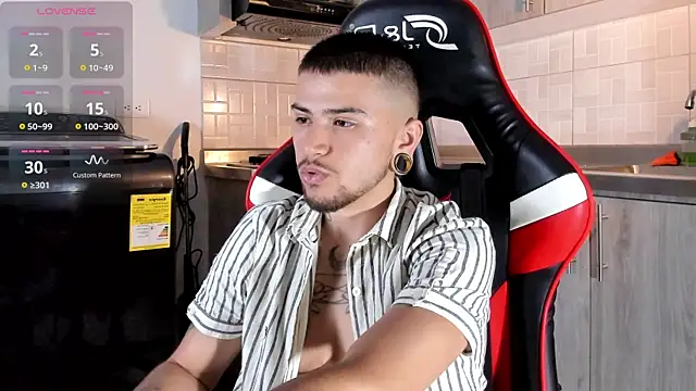 Snapshot of ftmphilip_ chatting on November 20, 11:15 pm ftmphilip online show from November 20, 11:15 pm