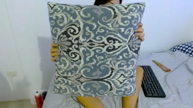 samanta r  online show from February 13, 10:54 pm