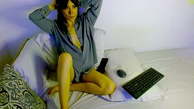 samanta r  online show from June 5, 5:18 pm