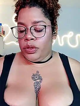 Snapshot of Dirty_sara17 chatting on November 14, 9:35 pm Dirty sara17 online show from November 14, 9:35 pm