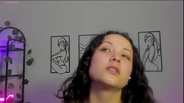 Megan Rodrigo online show from February 13, 8:03 pm