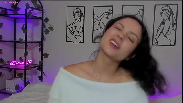 Megan Rodrigo online show from March 19, 6:44 pm