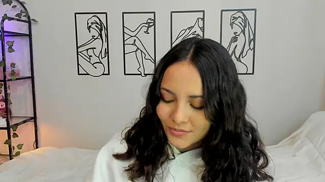 Megan Rodrigo online show from September 27, 5:51 pm