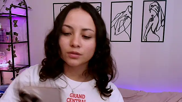 Megan Rodrigo online show from October 12, 7:02 pm