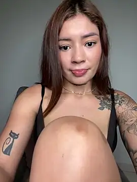 Snapshot of Roxanne_08 chatting on March 13, 10:26 am Roxanne 08 online show from March 13, 10:26 am