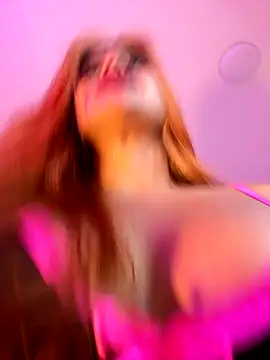 Snapshot of Amber_Martins_ chatting on December 2, 2:17 am Amber Martins online show from December 2, 2:17 am