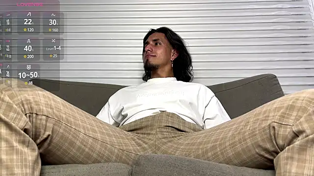 Snapshot of Tom_blunt96 chatting on January 15, 5:40 am Tom blunt96 online show from January 15, 5:40 am