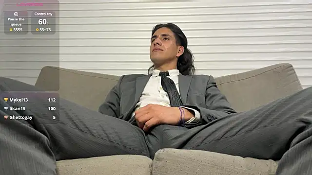 Snapshot of Tom_blunt96 chatting on January 30, 6:13 am Tom blunt96 online show from January 30, 6:13 am