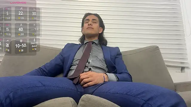 Snapshot of Tom_blunt96 chatting on February 1, 3:19 am Tom blunt96 online show from February 1, 3:19 am